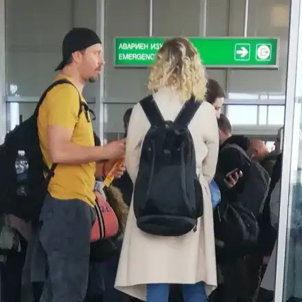 Художничка омая Калин Врачански (Фото на блондинката + Коя е тя)