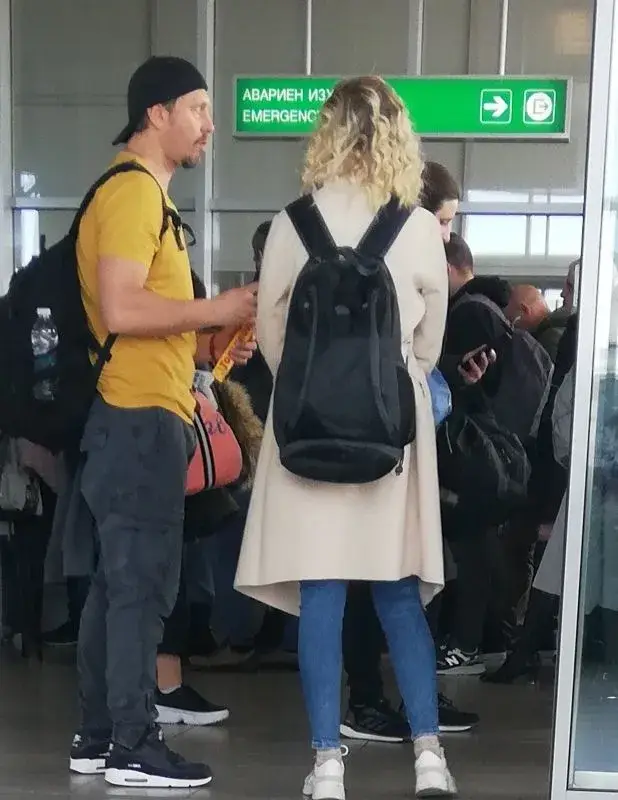 Художничка омая Калин Врачански (Фото на блондинката + Коя е тя)