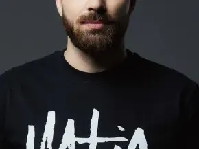 И Тото влиза в Капките