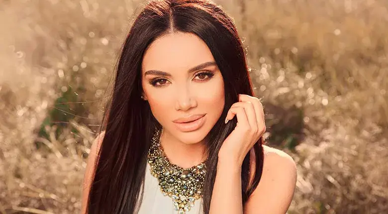 Яница се отдаде на шопинг в Турция