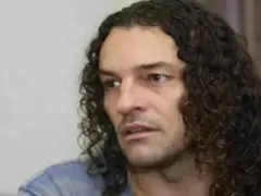 Икебаната ляга спешно под ножа (Здравословни проблеми мъчат певеца)