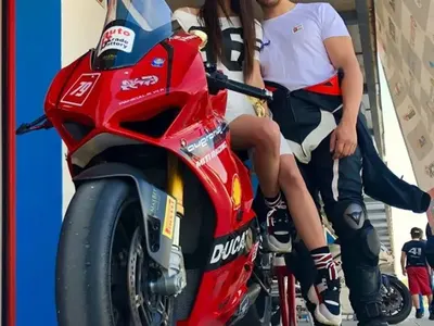 Ива Русинова свалила сина на Аня Пенчева с дрифт (Скъсала гумите на колата му на първа среща)