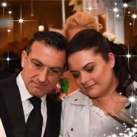 Жената на Зуека ревнувала до лудост, дебне го за любовници