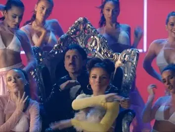 Милко пак пее за пиленца, този път с Дивна (Парад на кича и пошлостта е първият клип на дуета)