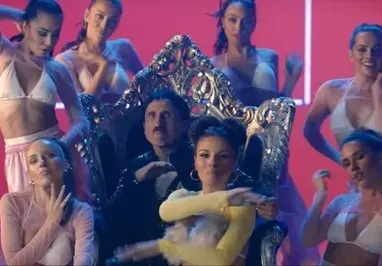 Милко пак пее за пиленца, този път с Дивна (Парад на кича и пошлостта е първият клип на дуета)