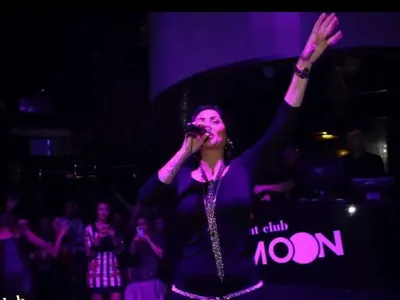 Напълни им очите! Софи Маринова лъсна без бельо на участие