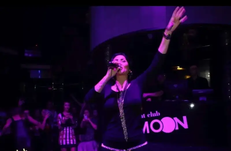 Напълни им очите! Софи Маринова лъсна без бельо на участие