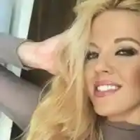 Натали Трифонова се фръцка с 200 чифта обувки