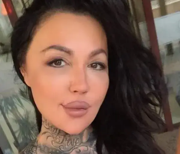 Никита Джонсън аха да роди в такси