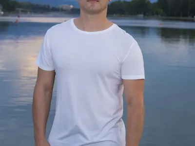 Орлин Павлов заеква след борба с ротвайлер и бездомни кучета