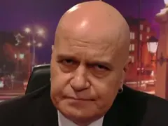 Още една жена напусна Слави