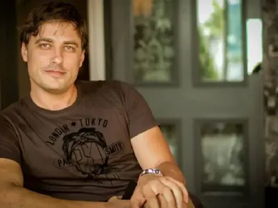 Отвлякоха Владо Карамазов в Мароко