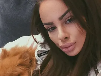 Поболя се! Сузанита дава шапка с пари в аптеката