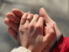 Поли Гергушева се сгоди за бизнесмен