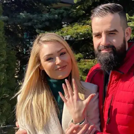 Поли Гергушева вдига лятна сватба на морето