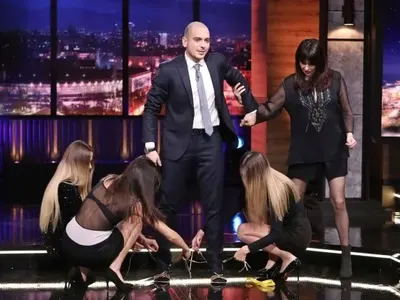 Пошло! Жени Калканджиева се отърка здраво в Цитиридис, осигури му цял харем (Брутално фото)