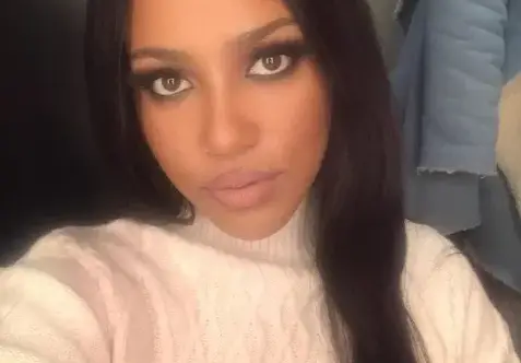 Прея стана двойничка на Наоми Кембъл