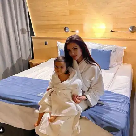 Преслава пусна Паола в басейна