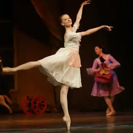 Прима балерината Марта Петкова – лице на PALOMA FASHION