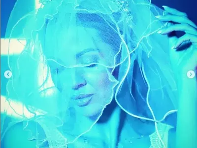 Райна громи бившия с нова песен