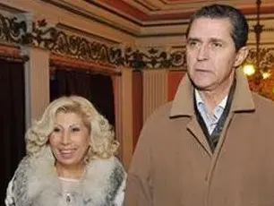 Силвия Кацарова се събра с младия си мъж (Милионерът Любомир й подари джип за 100 бона)