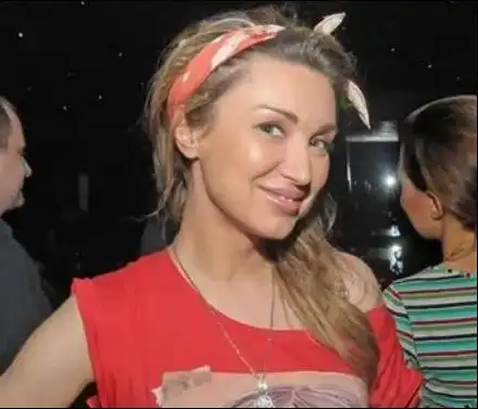 СМЯХ! Галка от „Каризма” налази Мадона: Аз съм звезда като теб!