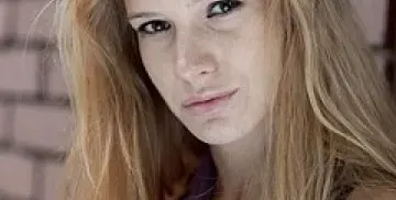 Стефания Кочева уплаши феновете (Актрисата се появи цялата обляна в кръв)