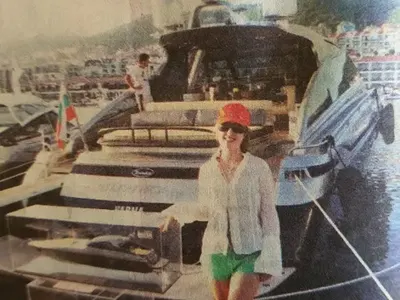 Тайният живот на дъщерята на Бойко Борисов - яхти, коктейли и купони (Снимки)