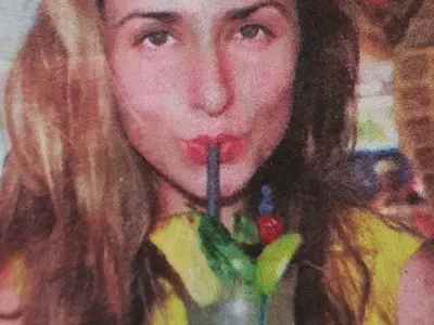 Тайният живот на дъщерята на Бойко Борисов - яхти, коктейли и купони (Снимки)