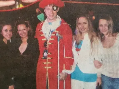 Тайният живот на дъщерята на Бойко Борисов - яхти, коктейли и купони (Снимки)