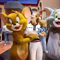 Тоца заведе сина си при Том и Джери в Дубай(Снимки)