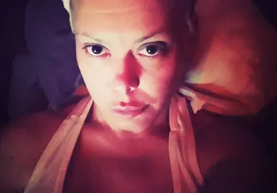 Ужас!  Вулева плаши с голо тяло (Снимка в галерията)