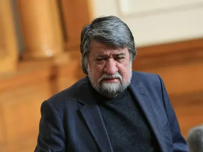 Вежди Рашидов пазарува от разпродажби