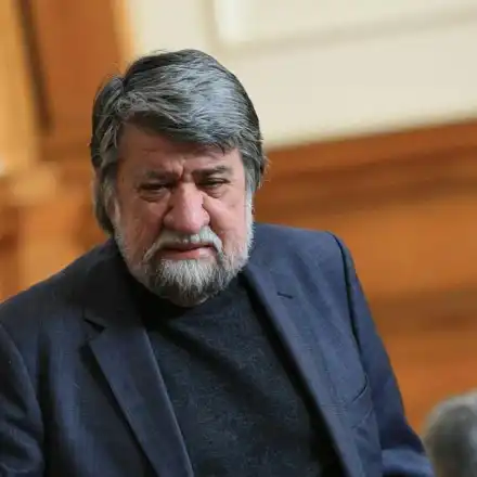 Вежди Рашидов пазарува от разпродажби