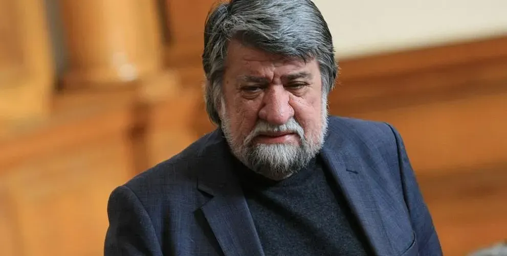 Вежди Рашидов пазарува от разпродажби