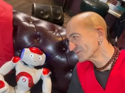 Защо Дони се превърна в скелет?