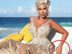 Андреа лъсна с криви пръсти