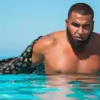 Азис: Майка ми се срамува, че съм гей! Водеше ме по доктори, за да ме излекуват!