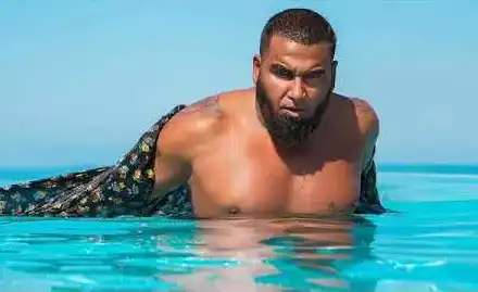 Азис: Майка ми се срамува, че съм гей! Водеше ме по доктори, за да ме излекуват!