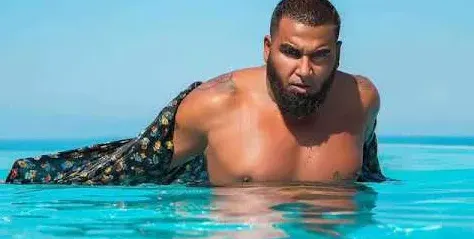 Азис: Майка ми се срамува, че съм гей! Водеше ме по доктори, за да ме излекуват!