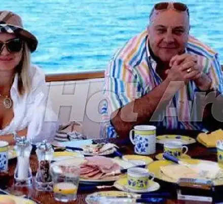 Барбукови отричат категорично: Не сме давали къща и сина си на певицата Мария!