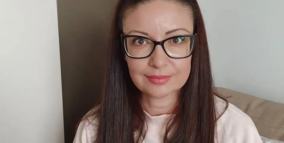 Бившата на Иван Христов се тъпче с мазни дюнери (Папарашки снимки)