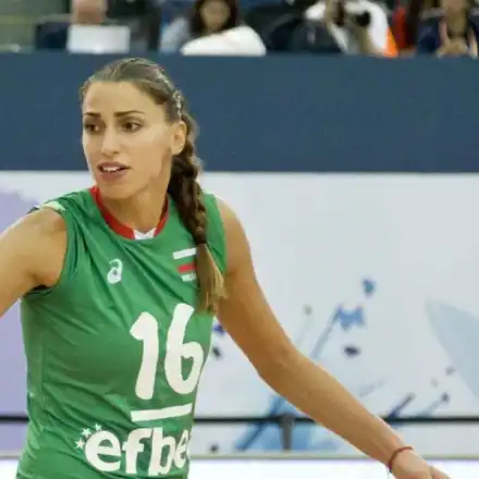 Бомба! Капитанът на женския национален отбор по волейбол: Изкарах коронавируса на крак! (Елица Василева пипнала болестта в Китай)