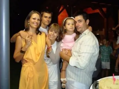 Честито! Шеф Ангелов се сгоди (Водещият на Hell’s Kitchen стяга сватба)