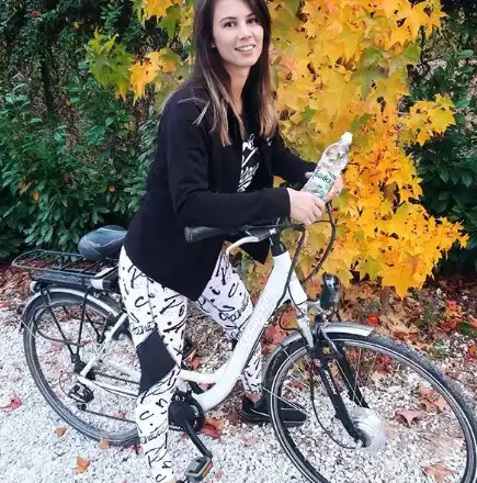 Цвети Пиронкова с колекция от клинове