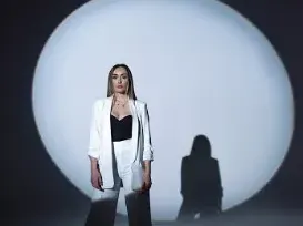 Дара Екимова разплаква с балада посветена на баща й