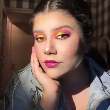 Дъщерята на Асен Блатечки се изявява като гримьорка