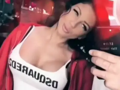 Емануела си търси нови сутиени