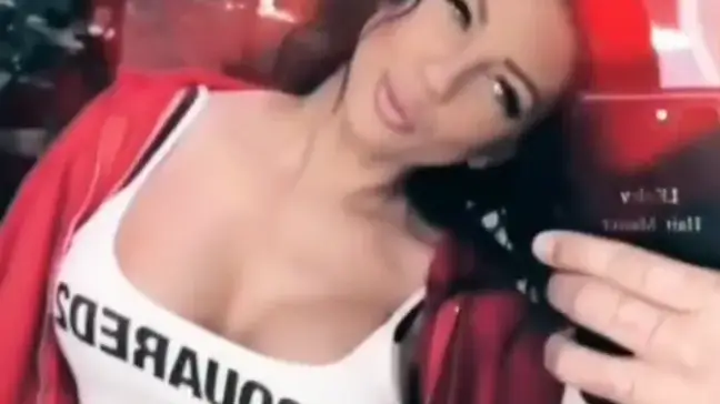 Емануела си търси нови сутиени