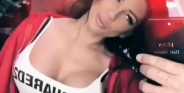 Емануела си търси нови сутиени